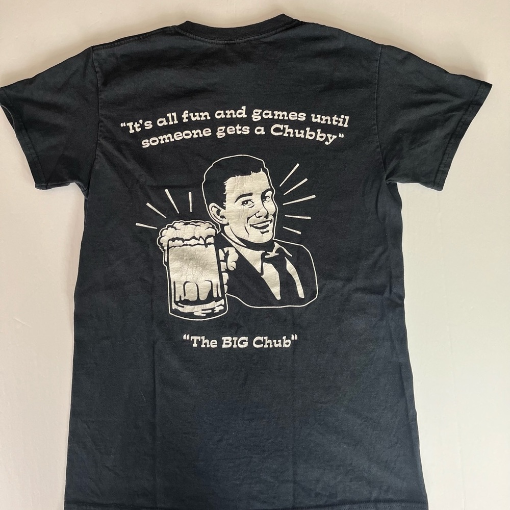 Vintage Chubbie’s Pub-N-Grub Graphic T-Shirt Black Size Small.